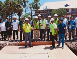 Rektor Undana Lakukan Peletakan Batu Pertama Pembangunan Tahap 1 Gedung Kampus Fakultas Hukum Undana.