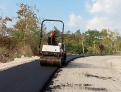 Pembangunan Jalan Baranusa – Kabir Terus Dikebut. Masyarakat Pulau Pantar Siap Menikmati Infrastruktur Jalan Yang Lebih Baik