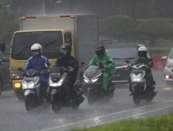 Mau Liburan Akhir Tahun? BMKG: Cek Informasi Cuaca Sebelum Berpergian!