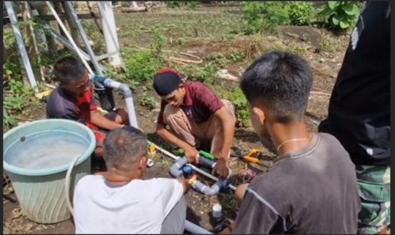 Inovasi IoT untuk Pertanian: Teknologi Irigasi Tetes Ciptakan Perubahan di Desa Oemat Nunu 2 IMG 20241229 102416