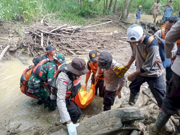 Jasad Auria Da Costa yang Hilang Terseret Banjir Ditemukan 1 IMG 20250128 WA0007