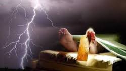 Petir Renggut Nyawa Dua Warga Kupang di Persawahan