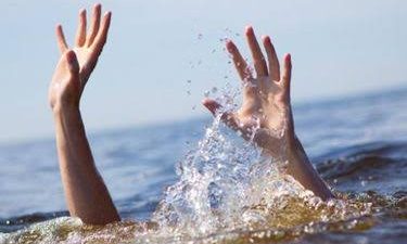 Tragedi menimpa seorang anak sembilan tahun yang tewas terseret banjir