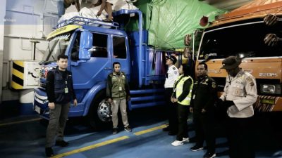 Tim Gabungan Gagalkan Ratusan Koli Lalu Lintas Ilegal Komoditas Satwa dan Tumbuhan Liar