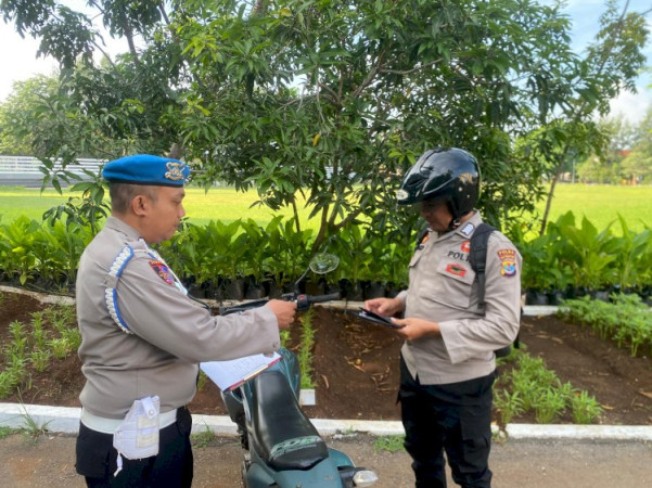 Tidak penuhi standar, 46 kendaraan anggota Polda NTT ditahan. Bidpropam Pastikan Polisi Taat Aturan 2 IMG 20250311 WA0029