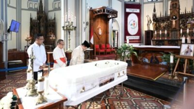 Presiden Prabowo melayat mendiang Uskup Emeritus Mgr.Petrus Turang