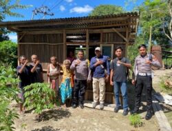 Kisah Bhabinkamtibmas Bripka Fabianus: Mengubah Nasib Nenek Esterina Melalui Sentuhan Hati di Media Sosial