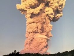 Gunung Lewotobi Laki-laki Meletus, Semburkan Abu vulkanik setinggi 10 Km