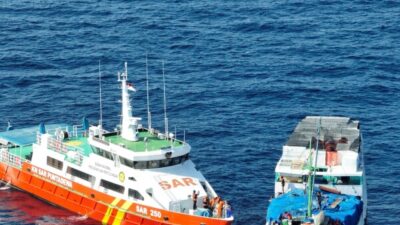 Tiga hari terombang ambing di laut, KM Mulya Abadi dan 8 awak berhasil diselamatkan 