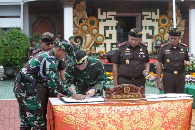 TNI siap kawal Kejaksaan dalam pemberantasan tindak Pidana korupsi di NTT 1 IMG 20250728 WA0005