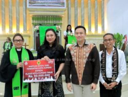 Pemkot Serahkan Bansos Keagamaan Rp.350 juta bagi GMIT Moria Liliba dan K3T