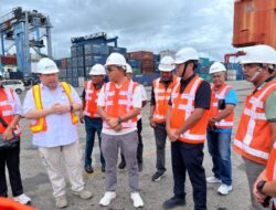 Layanan Peti Kemas TPK Kupang Tetap Berjalan, Perbaikan Alat Dipercepat