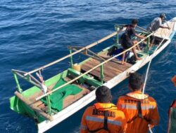 Mati Mesin di Perairan Diu, Tiga Nelayan diselamatkan Tim SAR