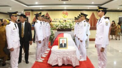 Pengabdian Hingga Akhir Hayat, Alexander Koroh Dilepas dengan Tangis dan Penghormatan Terakhir 9 IMG 20260519 WA0019