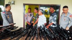 52 Senjata Api Rakitan Diserahkan secara sukarela Warga Dusun Bele, Adonara Timur ke Polres Flores Timur