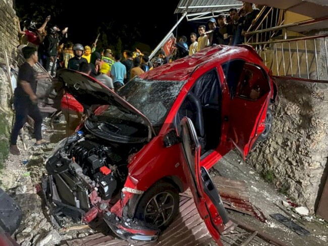 Diduga Dipengaruhi Miras dan Kecepatan Tinggi, Honda Brio Terbalik di Oesapa Barat, Satu Tewas Lima Luka 1
