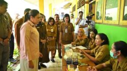 Khitanan Massal Pemkot Kupang Gaet 100 Peserta, Wawali Tekankan Pentingnya Kesehatan