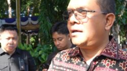 Gubernur NTT Melki Laka Lena menjelaskan kebijakan BBM bersubsidi bagi kendaraan yang taat membayar pajak.
