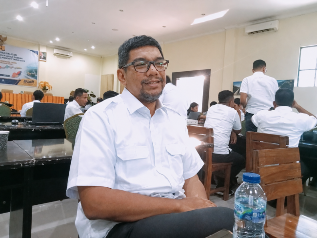 Kepala Seksi KPIJ BPJN NTT Mahmah Dian Mahendra menjelaskan proses verifikasi 97 paket usulan jalan daerah Program IJD Tahun 2026 di Kupang.