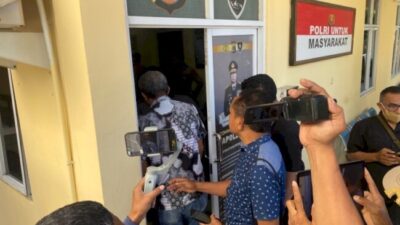 Kabidhumas Polda NTT Kombes Pol Henry Novika Chandra menjelaskan penanganan laporan dugaan intimidasi terhadap dr. E.P.U.P.