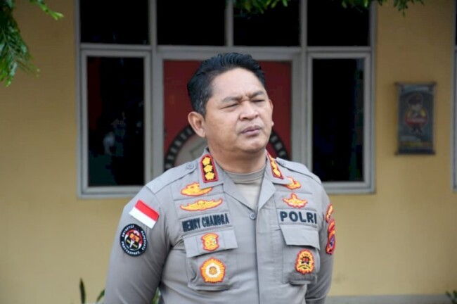 Kabid Humas Polda NTT Kombes Pol. Henry Novika Chandra memberikan keterangan mengenai penyelidikan dugaan penyimpangan kuota sapi di Kabupaten Timor Tengah Selatan.