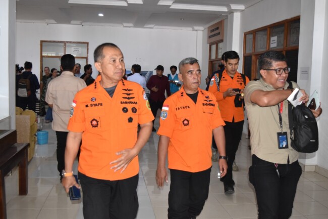 Kabasarnas Mohammad Syafii memantau penanganan gempa M7,7 di Flores
