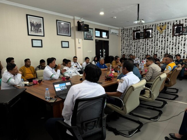 ASDP Kupang gelar rapat sosialisasi kebijakan SOP Keselamatan pelayaran dan ODOL bersama stakeholder terkait 