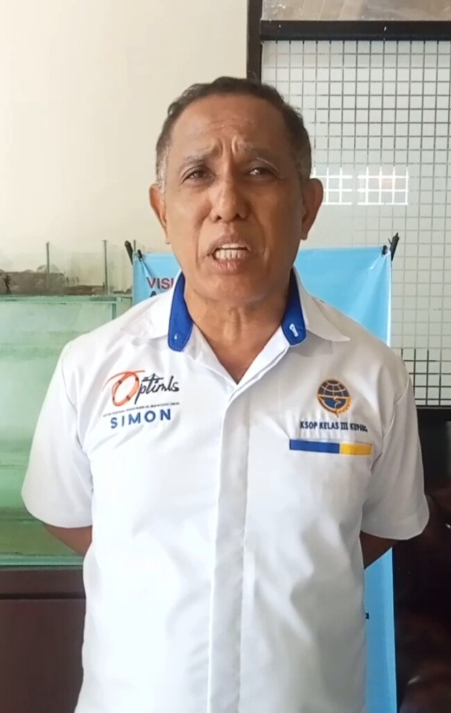 Kepala KSOP Kelas III Kupang, Simon B Baon,S.Sos.MH